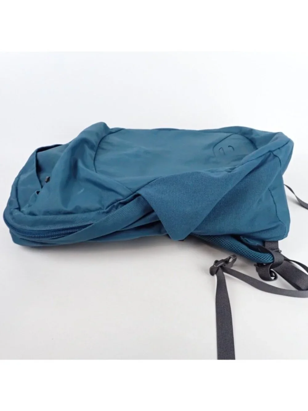 Osprey Centauri Backpack 22L Blue Lightweight Daypack Good for Travel